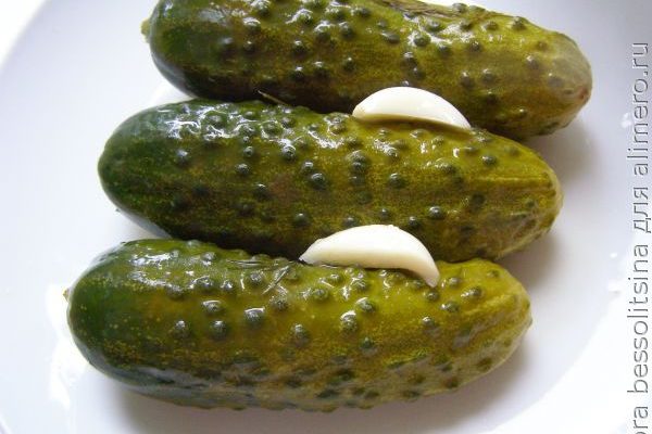 ostrenkie hrustyashhie ogurchiki sohranite recept
