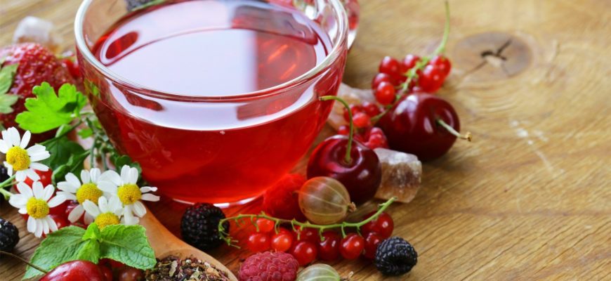 travyanye cvetochnye i yagodnye chai kogda ih pit i chem oni polezny